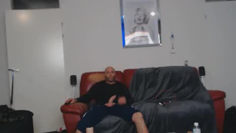 Lovetlick online show from 15, 12, 2025