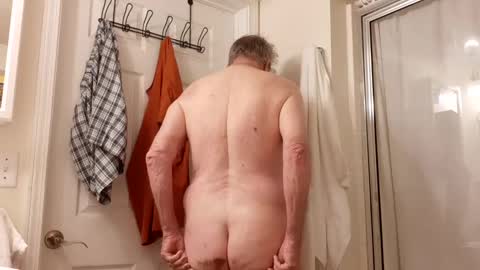 Lovetobeseen9 online show from 2, 10, 2025