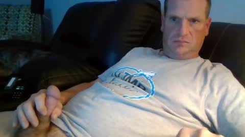 lovetocum37 online show from 11, 9, 2025