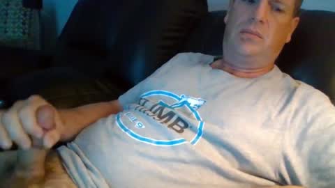 lovetocum37 online show from 16, 9, 2025