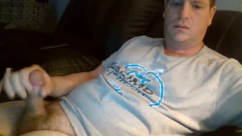 lovetocum37 online show from 4, 2, 2026