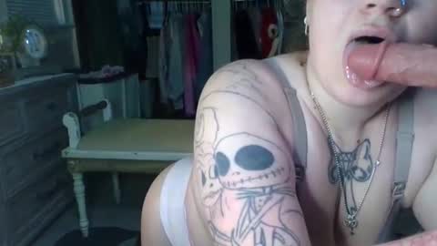 Snapshot of lovetubes101 chatting on 26, 11, 2025 lovetubes101 online show from 26, 11, 2025