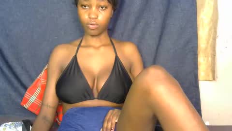 lovly_lastborn online show from 25, 9, 2025