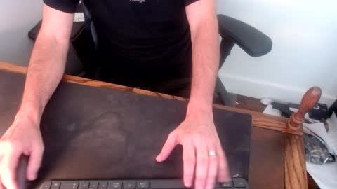 lreed090 online show from 15, 9, 2025