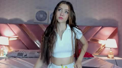 LuanaStonne online show from 10, 9, 2025