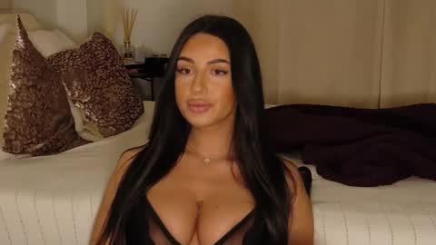 Snapshot of luanaxdess chatting on 1, 4, 2026 Luana Dess online show from 1, 4, 2026