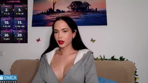 Snapshot of luara_ chatting on 22, 10, 2025 luara_ online show from 22, 10, 2025