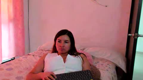 luara__01__lecat_1 online show from 10, 3, 2026