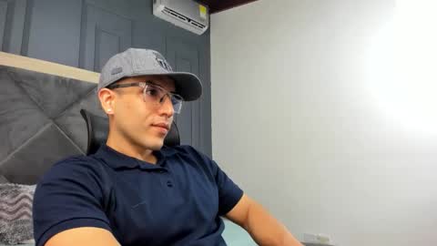 luca_morettii online show from 1, 2, 2026