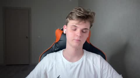 Lucas Gill online show from 7, 1, 2025