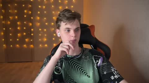 Lucas Gill online show from 8, 1, 2025