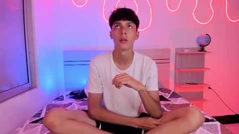 Snapshot of luccas_ferreira chatting on 25, 10, 2025 Luccas Ferreira online show from 25, 10, 2025