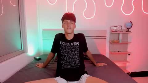 Snapshot of luccas_ferreira chatting on 12, 11, 2025 Luccas Ferreira online show from 12, 11, 2025