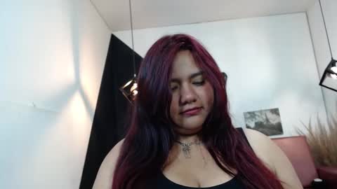 Lucia Ferrer online show from 9, 10, 2025