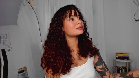 Snapshot of lucia_lee_ chatting on 16, 1, 2025 Lucia online show from 16, 1, 2025