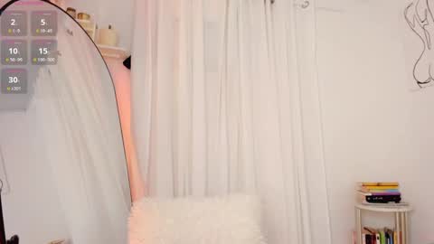 Snapshot of lucia_lee_ chatting on 27, 1, 2025 Lucia online show from 27, 1, 2025