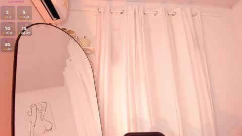 Snapshot of lucia_lee_ chatting on 29, 1, 2025 Lucia online show from 29, 1, 2025