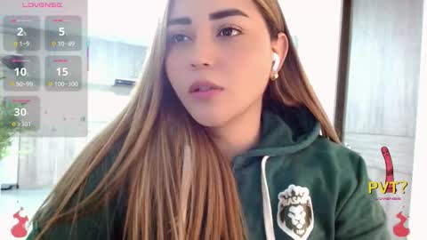 lucia star  online show from 24, 11, 2025