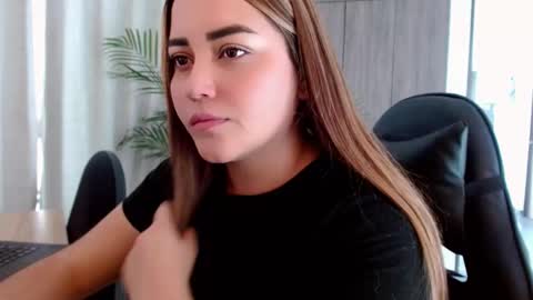 lucia star  online show from 17, 1, 2026