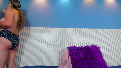 luciadaniels1 online show from 4, 1, 2025
