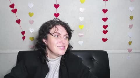 LuciaMi online show from 1, 2, 2025