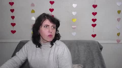 LuciaMi online show from 19, 2, 2025