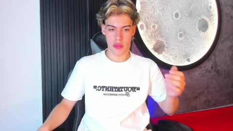 lucian_greyy online show from 11, 11, 2025