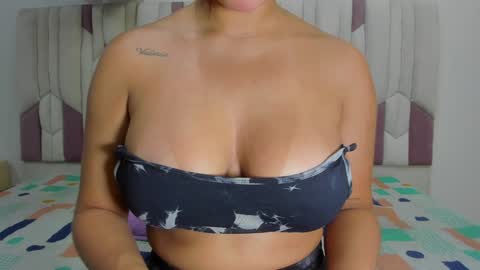 instagram luciana417  online show from 8, 2, 2025