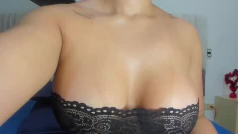 instagram luciana417  online show from 20, 2, 2025