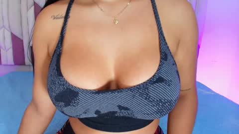 instagram luciana417  online show from 1, 10, 2025