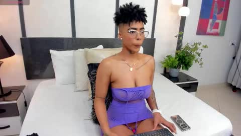 Snapshot of luciawallace chatting on 8, 1, 2026 lucia wallace online show from 8, 1, 2026