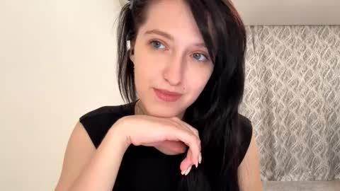 Snapshot of lucibeveridge chatting on 28, 10, 2025 Mary online show from 28, 10, 2025