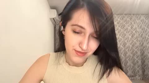 Snapshot of lucibeveridge chatting on 2, 11, 2025 Mary online show from 2, 11, 2025