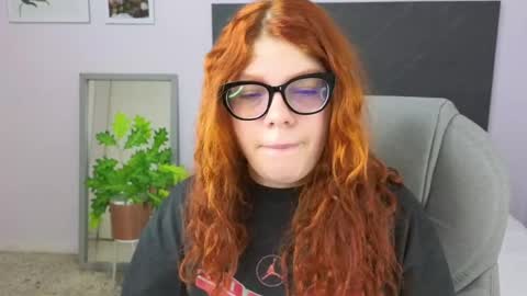 Lucie   online show from 7, 1, 2025