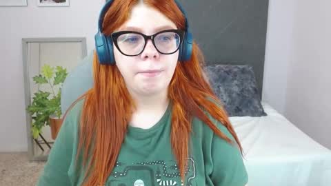 Lucie   online show from 10, 1, 2025