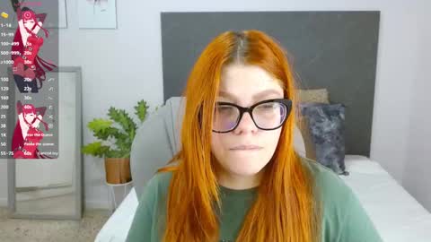 Lucie   online show from 30, 1, 2025