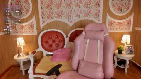 Snapshot of lucielace chatting on 19, 12, 2025 Call Me Lucie ONLINE GTM -5 7001400 online show from 19, 12, 2025