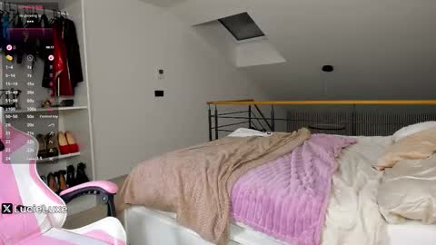 Snapshot of lucieluxe chatting on 26, 11, 2025 LucieLuxe online show from 26, 11, 2025