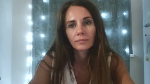 LucieMack online show from 10, 9, 2025