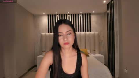 Lucie Martin online show from 28, 3, 2026