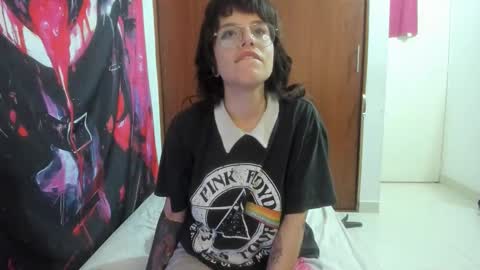 Snapshot of luciferrx666 chatting on 17, 12, 2025 camila online show from 17, 12, 2025