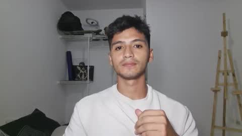 Snapshot of lucifferr_ chatting on 25, 2, 2026 leonel online show from 25, 2, 2026