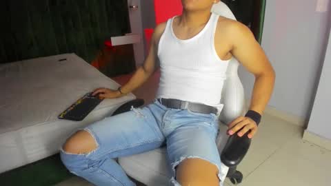 Snapshot of lucii_fer_ chatting on 30, 10, 2025 Leo online show from 30, 10, 2025