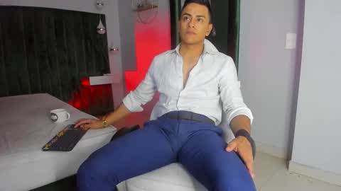 Snapshot of lucii_fer_ chatting on 5, 11, 2025 Leo online show from 5, 11, 2025