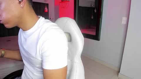 Snapshot of lucii_fer_ chatting on 9, 11, 2025 Leo online show from 9, 11, 2025