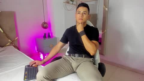 Snapshot of lucii_fer_ chatting on 19, 11, 2025 Leo online show from 19, 11, 2025