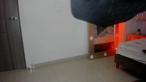 Snapshot of lucii_fer_ chatting on 21, 11, 2025 Leo online show from 21, 11, 2025