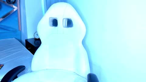 Snapshot of lucii_fer_ chatting on 25, 11, 2025 Leo online show from 25, 11, 2025