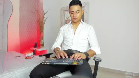 Snapshot of lucii_fer_ chatting on 10, 4, 2026 Leo online show from 10, 4, 2026