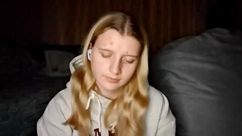 Monika online show from 19, 10, 2025